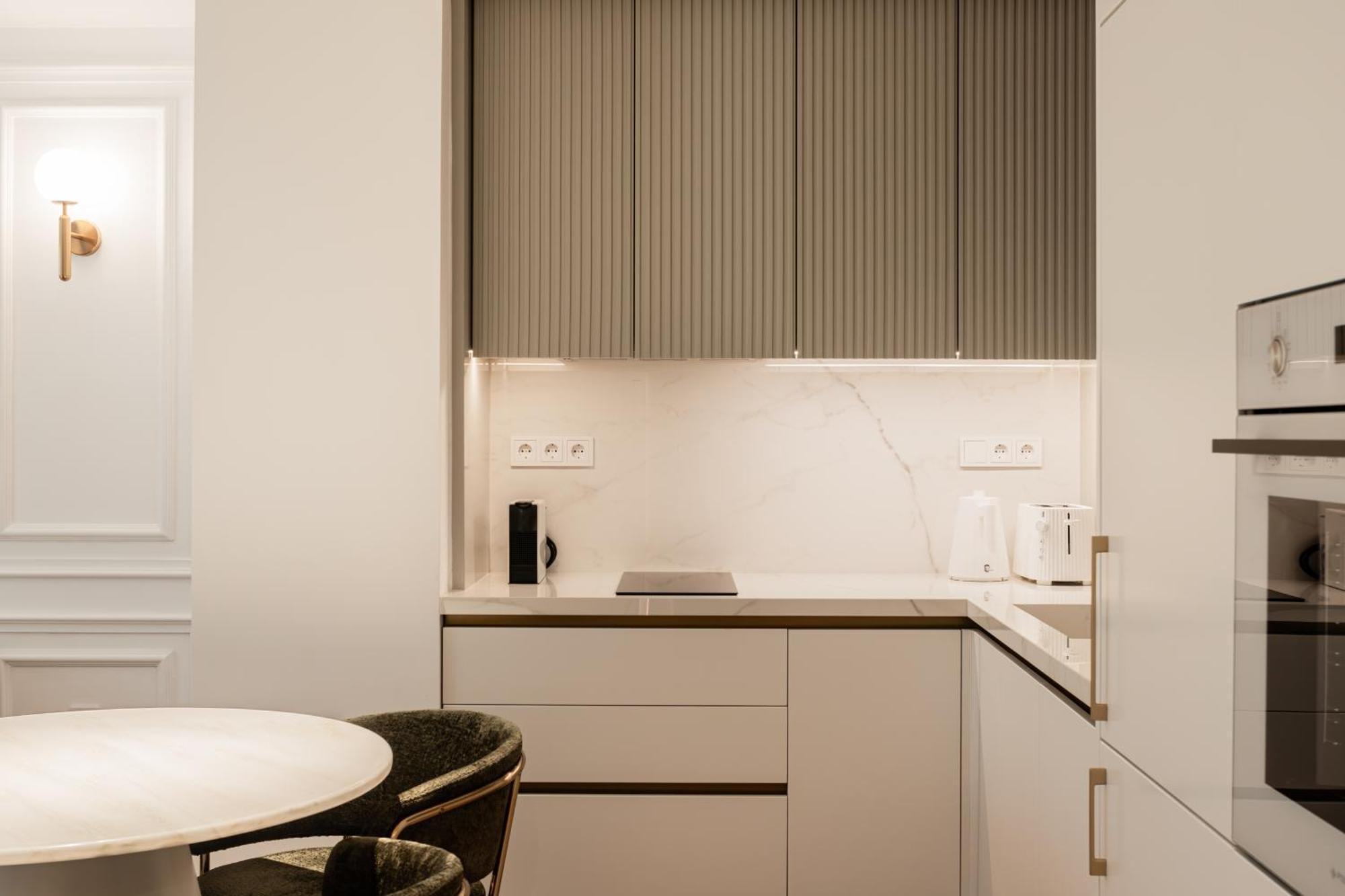 אתונה Elegant Apartment A Breath Away From The Acropolis מראה חיצוני תמונה